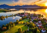 Der Chiemsee ist nicht weit von Ihrem Hotel entfernt.