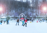 Ob Winterwanderung, Schlittschuhlaufen oder Skifahren – freuen Sie sich auf einen abwechslungsreichen Winterurlaub im Harz.