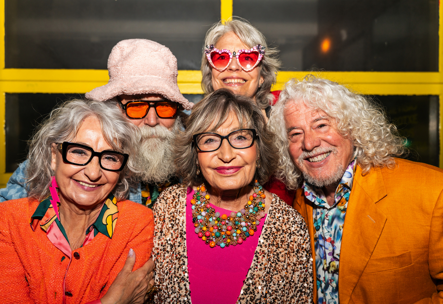 ARIELLE ROYAL, Schlagerfans Führen Sie Ihre liebsten Schlageroutfits aus!