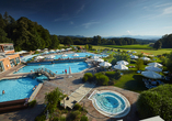 Blick auf den Außenbereich der Chiemgau Thermen