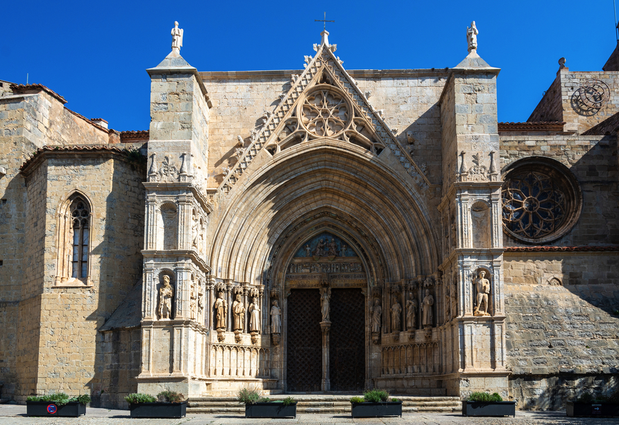 Ein Blickfang in Morella: das prachtvolle Portal der Basilika Santa María.