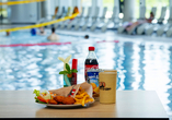 Das Bistro des Entdeckerbads bietet leckere Snacks.