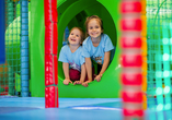 Die Kleinen Hotelgäste können im Indoor-Spaßpark Funhalla toben.