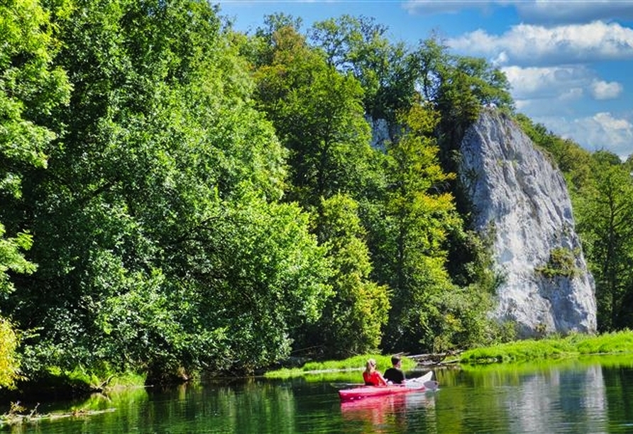 Für Abenteuerlustige bietet sich eine Kanu-Tour auf der Donau an.