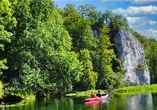 Für Abenteuerlustige bietet sich eine Kanu-Tour auf der Donau an.