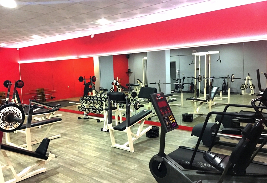 Wenn Sie körperlich aktiv werden möchten, steht Ihnen ein Fitnessraum zur Verfügung.