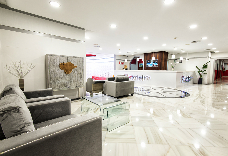 Herzlich willkommen im Hotel First Flatotel International in Benalmádena!