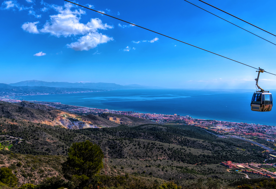 Mit der Seilbahn Benalmádena geht es bequem hinauf auf den 769 Meter hohen Calamorro.