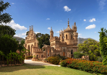 Die historische Altstadt von Benalmádena fasziniert mit dem märchenhaften Castillo Monumento Colomares.