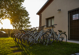 Leihen Sie sich ein Fahrrad im Hotel und erkunden Sie die Umgebung bis zum Gardasee auf zwei Rädern.