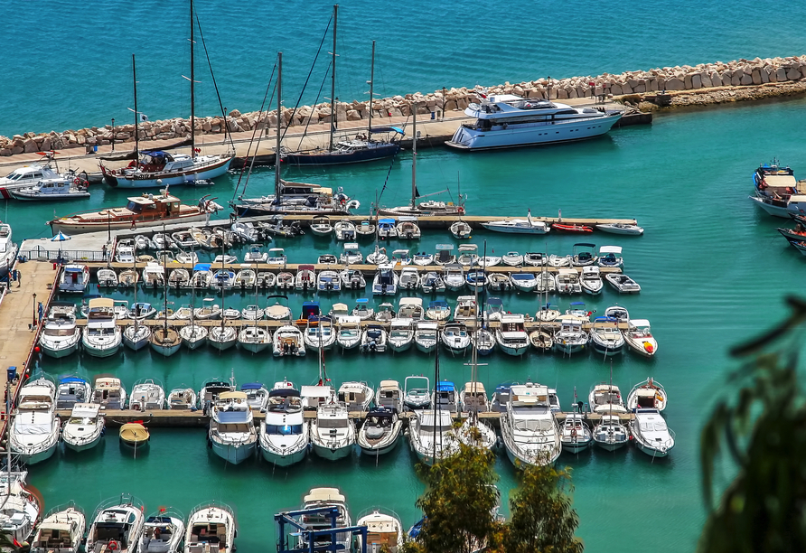 Der schöne Hafen von Yasmine Hammamet lädt zum Schlendern ein.