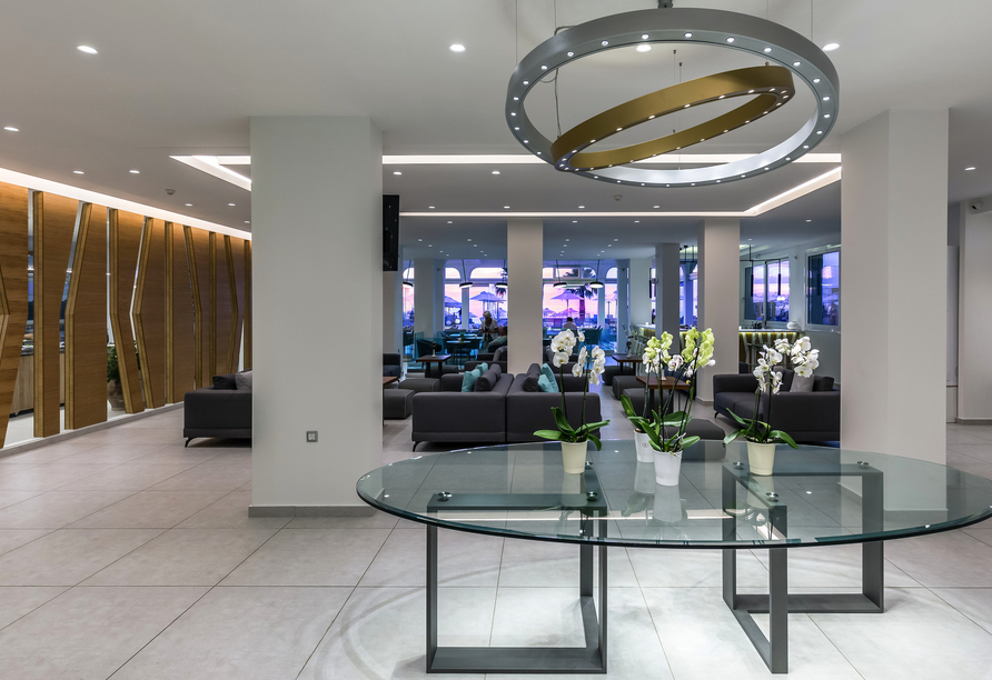 Lobby des Acharavi Beach Hotels