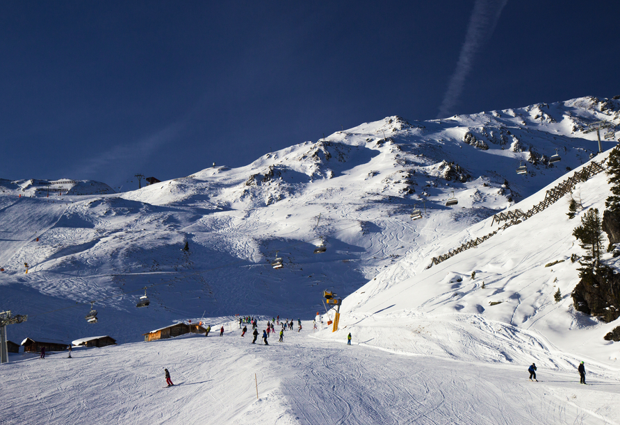 Das Skigebiet Ski Optimal Hochzillertal in Kaltenbach begeistert mit perfekten Pisten und einem einzigartigen Alpenpanorama.