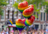 Amsterdam wird bunt.