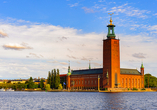 Besichtigen Sie optional das beeindruckende Stadshuset in Stockholm. Das Rathaus kombiniert nationale Romantik mit Einflüssen italienischer Paläste.