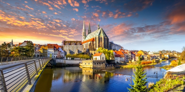 Görlitz begrüßt Sie direkt an der Neiße.