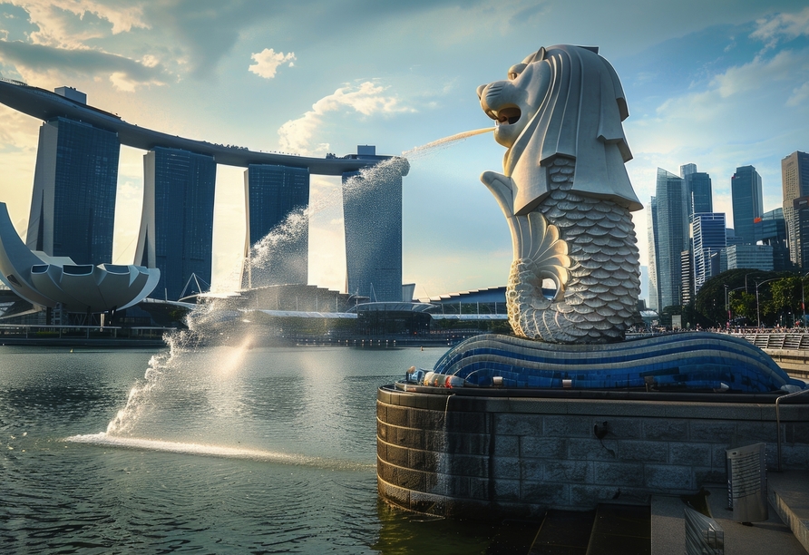 Der mythische Merlion in Singapur ist das Wahrzeichen der Löwenstadt und steht für die Verbindung von Herkunft und Moderne.
