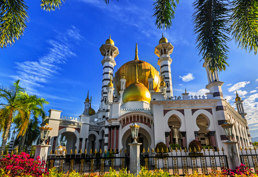 Die Ubudiah Moschee ist ein strahlendes Beispiel islamischer Kunst in Malaysia.