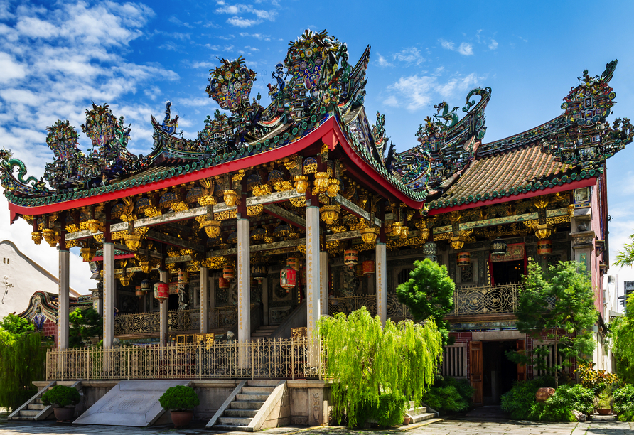 Treten Sie ein in eine Welt der Tradition und des kulturellen Erbes in einem der historischen Clan-Häuser von Penang.