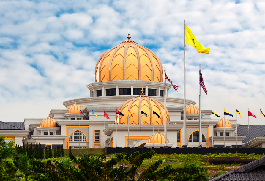 Freuen Sie sich auf einen Fotostopp am prachtvollen Königspalast in Kuala Lumpur. 