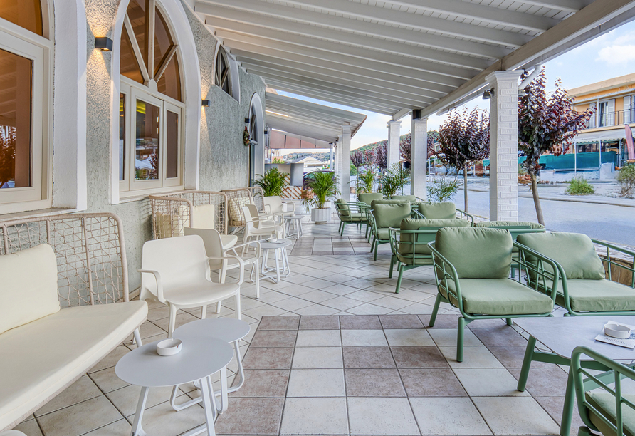 Lassen Sie den Abend auf der Terrasse Ihres Hotels ausklingen.