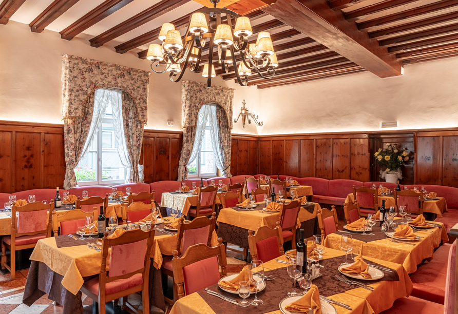 Freuen Sie sich auf nationale Köstlichkeiten im Wiener Restaurant.