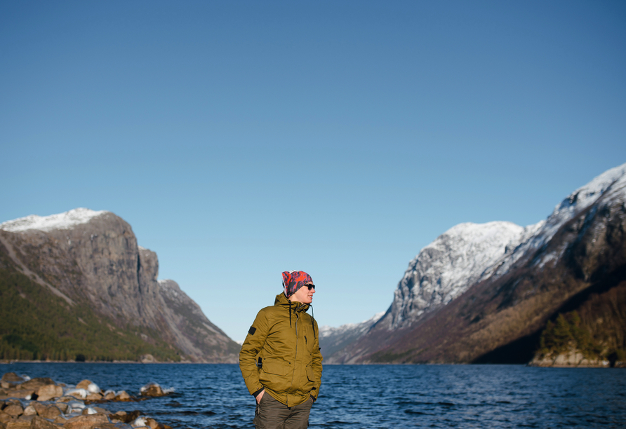 Die atemberaubende Natur in den winterlichen Fjorden wird Sie beeindrucken!