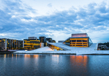 Statten Sie der Oper in Oslo einen Besuch ab.