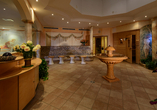 An der Rezeption des Hotels werden Sie herzlich empfangen.