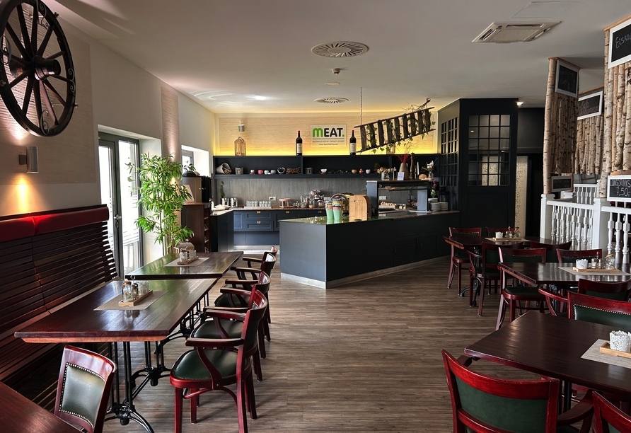 Stärken Sie sich im Restaurant des Hotels bei leckeren Mahlzeiten.