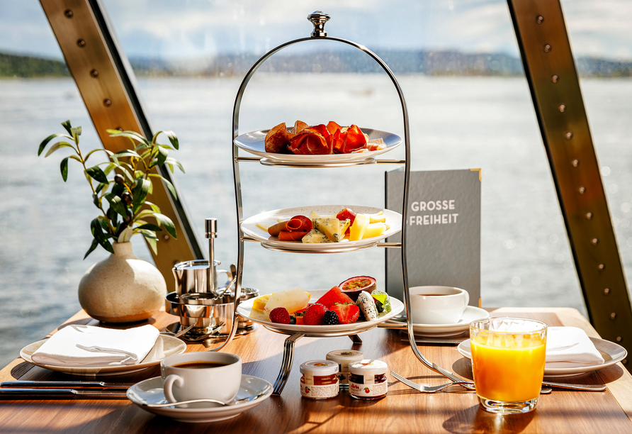 Vom Frühstück bis zum Abendessen erwarten Sie an Bord zahlreiche kulinarische Highlights.