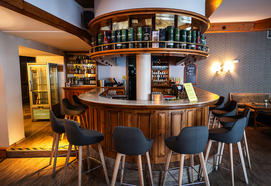 An der Bar können Sie den Abend gesellig ausklingen lassen.