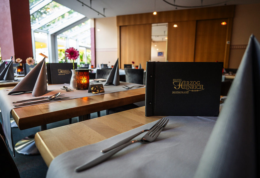 Lassen Sie sich im Restaurant kulinarisch verwöhnen.
