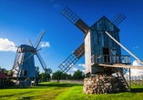 Saaremaa, die größte Insel von Estland, begeistert mit ihren historischen Windmühlen.