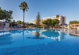 Die Außenpools des Hotels bieten eine ideale Abkühlung!