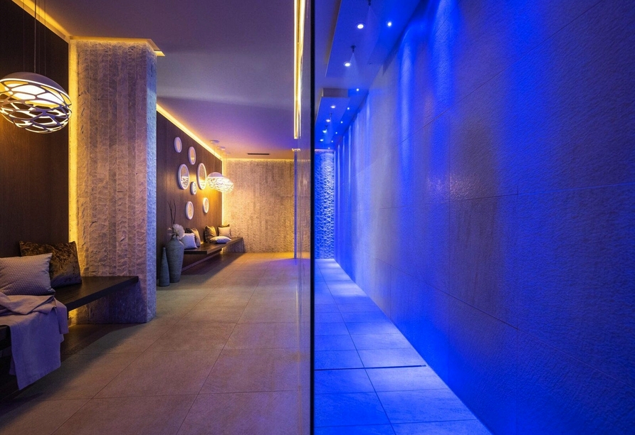 Der rund 1.200 m² große Alpin Spa ist ein besonderes Highlight des Hotels.