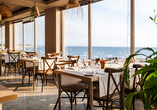 Das Restaurant im Axis Ofir Beach Resort begeistert mit einer tollen Aussicht.