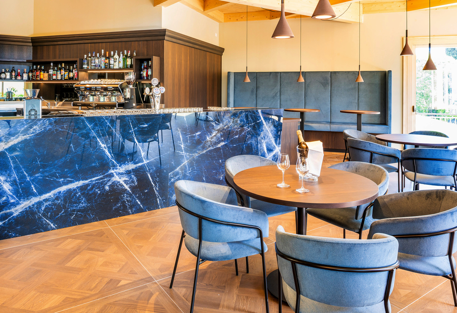 Die Bar des Hotels lädt zum Verweilen ein.