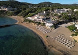 Die Lage Ihres Hotels direkt am Strand verspricht entspannte Stunden voller Sonne und Meer.