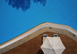 Von der Terrasse Ihres Doppelzimmers Swim Up gelangen Sie ganz schnell in den Pool.