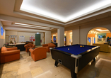 Verweilen Sie im Lobbybereich bei einer Runde Billard.