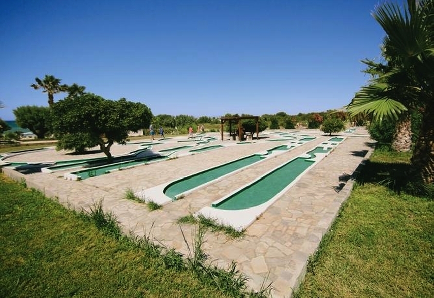 Wie wäre es mit einer Runde Minigolf direkt im Hotel?