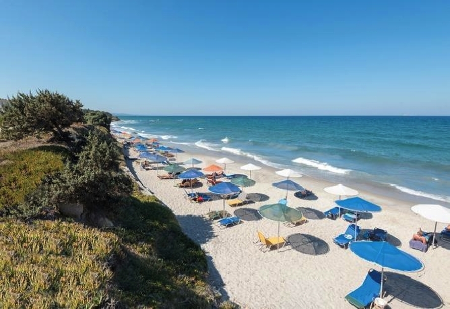 Die direkte Strandlage Ihres Hotels ermöglicht schöne Strandtage ohne lange Wege.