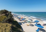 Die direkte Strandlage Ihres Hotels ermöglicht schöne Strandtage ohne lange Wege.