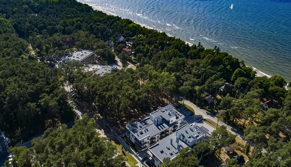 Das Hotel Grand Laola Vital & Spa befindet sich nur wenige Meter entfernt vom Strand.