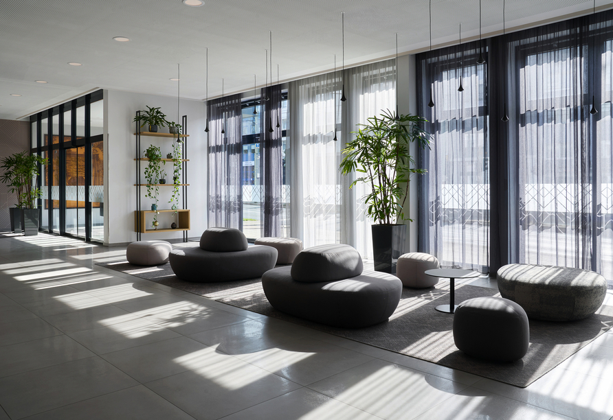 Die stilvolle Lobby des Hotels lädt zum Verweilen ein.
