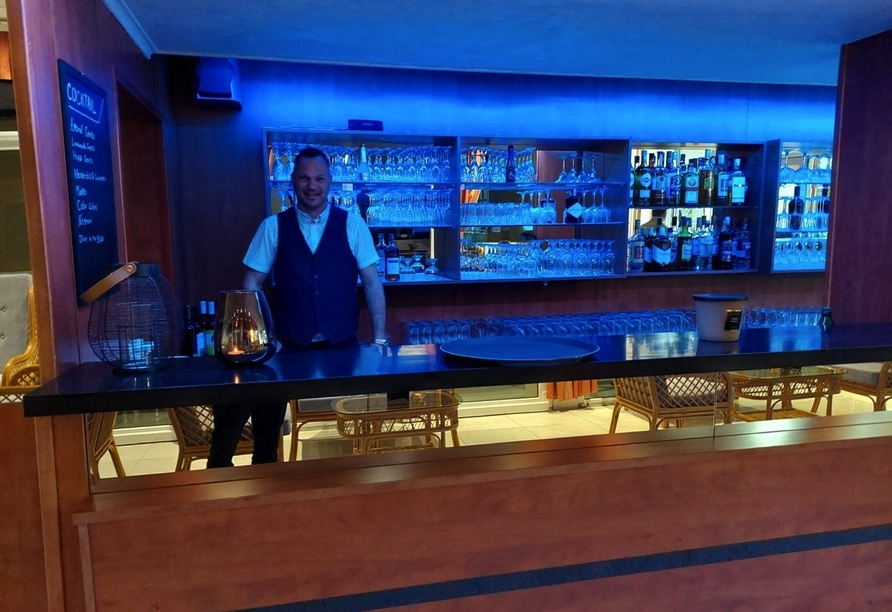 Die Bar des Hotels verwöhnt Sie mit Ihrem Lieblingsgetränk.