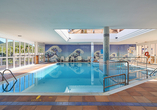 Ziehen Sie im Hallenbad des Hotels Ihre Bahnen.