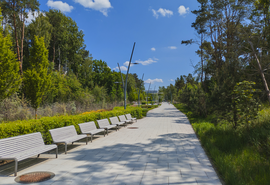 Neben der Ostseeküste laden in Swinemünde auch grüne Oasen und ruhige Wege zum Verweilen ein.
