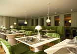 Im hoteleigenen „Restaurant Güst“ wird Ihnen das Frühstücksbuffet serviert. 
